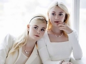 PEARL FASHION: Professionals Who Wear Pearls Daily