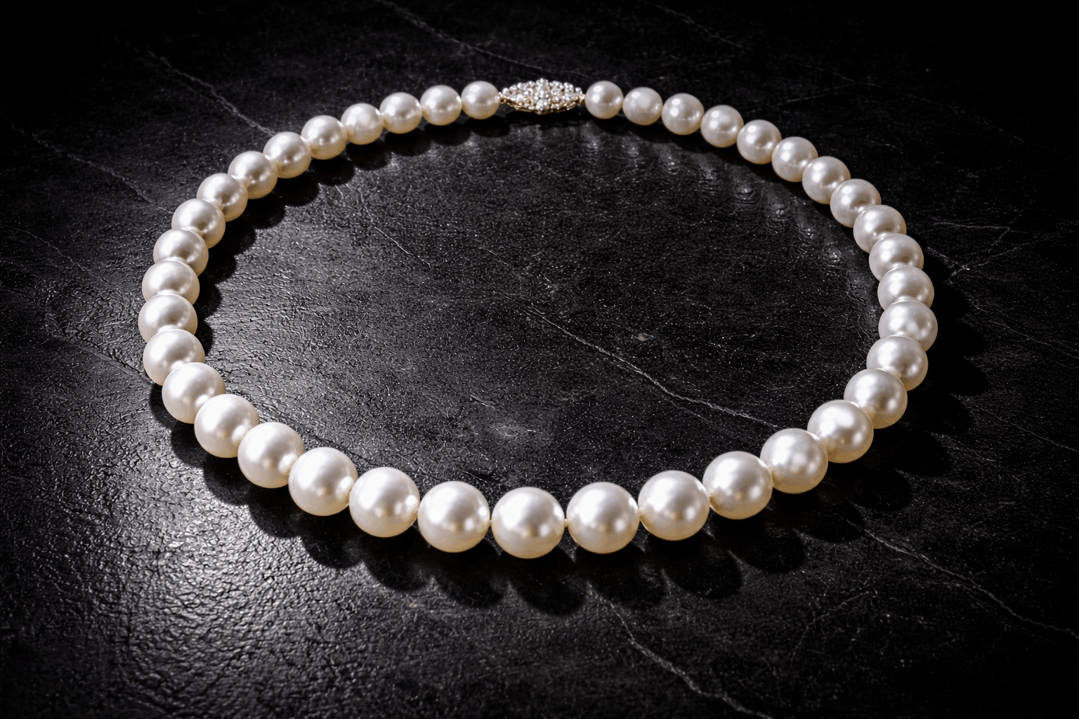 02. Kształt: Gdzie perły Akoya wygrywają bezapelacyjnie